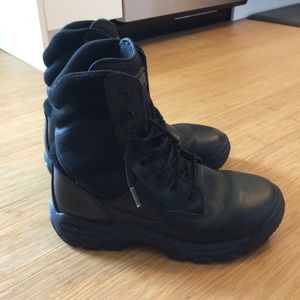Work/play utilitarian boots